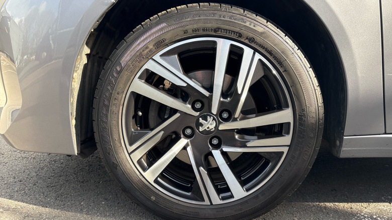 Peugeot 208 1.2 PureTech 100 Allure Premium 5dr EAT8 Petrol Hatchback